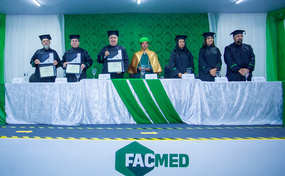 Em Augustinópolis, vice-governador Laurez Moreira recebe título de Doutor Honoris Causa em Ciências Políticas