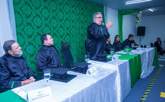 Em Augustinópolis, vice-governador Laurez Moreira recebe título de Doutor Honoris Causa em Ciências Políticas
