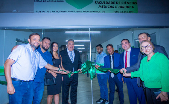 Em Augustinópolis, vice-governador Laurez Moreira recebe título de Doutor Honoris Causa em Ciências Políticas