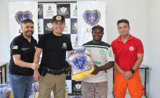 Em ação social, Polícia Comunitária e Legião da Boa Vontade entregam cestas de alimentos a famílias da região sul de Palmas