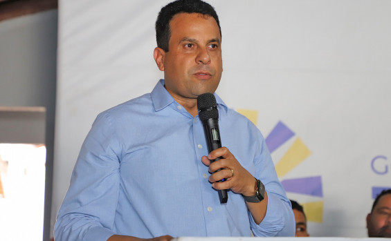 Em Cariri do Tocantins, governador em exercício Laurez Moreira entrega reforma do Colégio Estadual Tarso Dutra, com investimento de mais de R$ 1 milhão