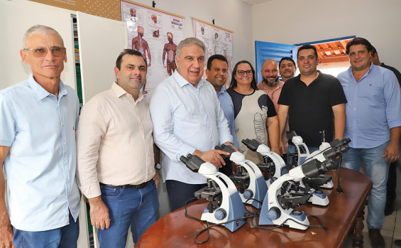 Em Cariri do Tocantins, governador em exercício Laurez Moreira entrega reforma do Colégio Estadual Tarso Dutra, com investimento de mais de R$ 1 milhão