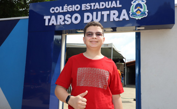 Em Cariri do Tocantins, governador em exercício Laurez Moreira entrega reforma do Colégio Estadual Tarso Dutra, com investimento de mais de R$ 1 milhão