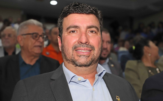 Com investimento de R$ 30 milhões, governador Wanderlei Barbosa entrega veículos e equipamentos para diversas pastas