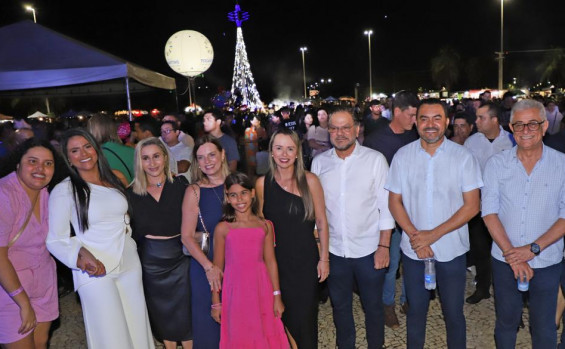 Governador Wanderlei Barbosa prestigia show gospel e deixa mensagem de feliz ano novo aos tocantinenses