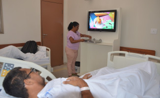 Projeto Cinema no AP melhora rotina de pacientes internados no HGP
