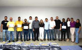 SES-TO padroniza motoristas com uniformes e presta homenagens aos trabalhadores
