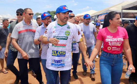 Governador Wanderlei Barbosa e vice Laurez Moreira prestigiam a grande final da 37ª Copa do Craque em Gurupi