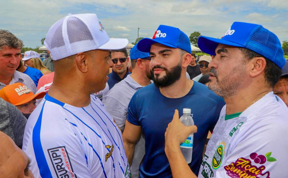 Governador Wanderlei Barbosa e vice Laurez Moreira prestigiam a grande final da 37ª Copa do Craque em Gurupi