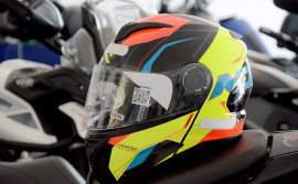 Detran esclarece dúvidas sobre o uso do capacete por motociclista