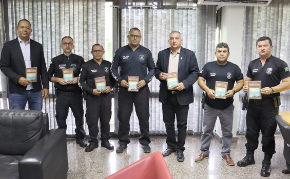 Unidade Penal de Tocantinópolis lança livro, com literatura de cordel, escrito por presos