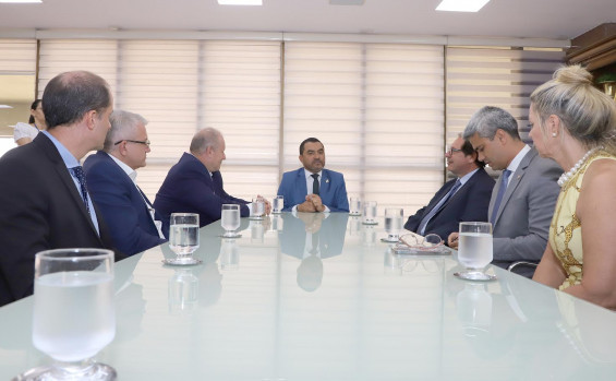 Governador Wanderlei Barbosa recebe visita do ministro do STJ e corregedor nacional de Justiça Luis Felipe Salomão