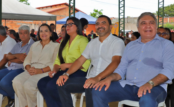 Em Buriti do Tocantins, governador Wanderlei Barbosa entrega obra de pavimentação asfáltica em 3 assentamentos que beneficiam 140 famílias