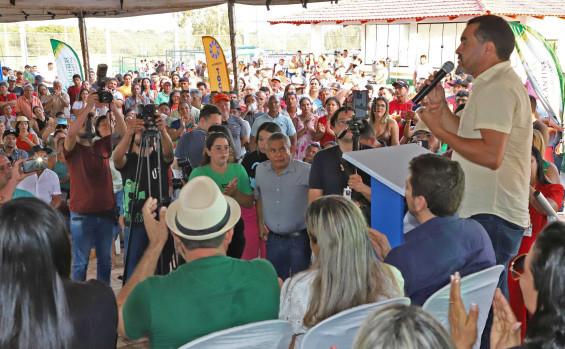 Em comemoração ao aniversário de Palmeiras do Tocantins, governador Wanderlei Barbosa inaugura Complexo Poliesportivo