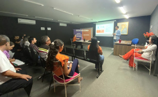 Hospital Regional de Augustinópolis promoveu capacitação sobre o fevereiro roxo e laranja