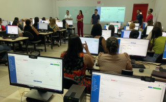 Servidores do Hospital Materno Infantil Tia Dedé recebem treinamento do sistema SGD