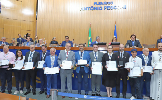 Governador Wanderlei Barbosa é homenageado em sessão solene de comemoração aos 35 anos da Assembleia Legislativa