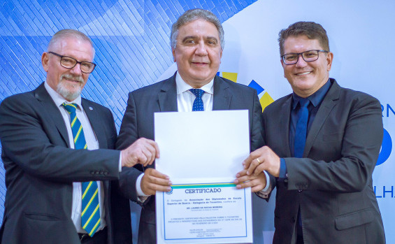 Vice-governador Laurez Moreira realiza palestra na Aula Magna do 11º Curso de Estudos de Política e Estratégia da ADESG Tocantins