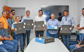 Governo do Tocantins entrega computadores para servidores da Agência de Defesa Agropecuária