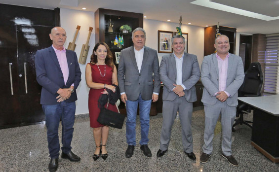 Governador em exercício Laurez Moreira recebe diretores de empresa interessada em investir no Tocantins