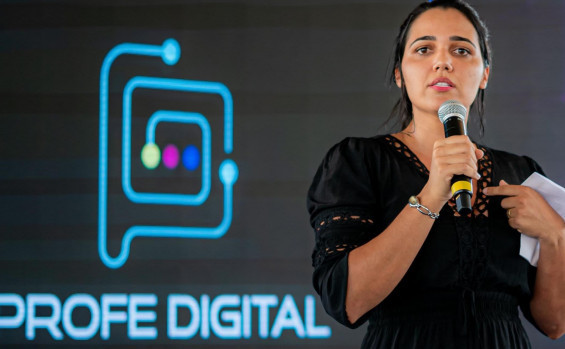 Governo do Tocantins entrega computadores para professores da regional de Gurupi