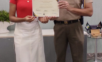 Em reconhecimento ao serviço prestado, Casa Militar recebe certificado em homenagem ao Dia Nacional do Ouvidor