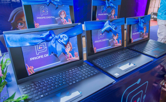 Governo do Tocantins finaliza entrega de notebooks do Profe Digital nas Regionais de Educação de Araguatins e Tocantinópolis