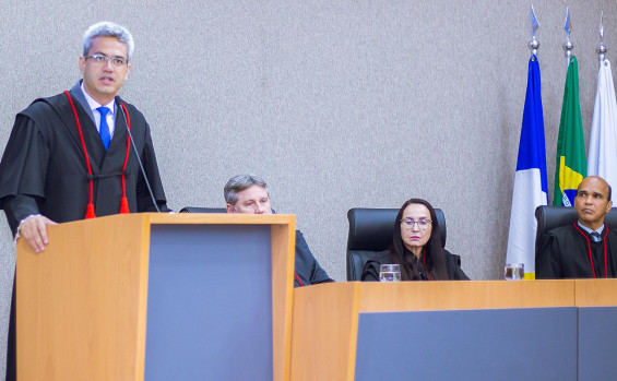 Vice-governador Laurez Moreira prestigia solenidade de posse dos promotores de Justiça substitutos