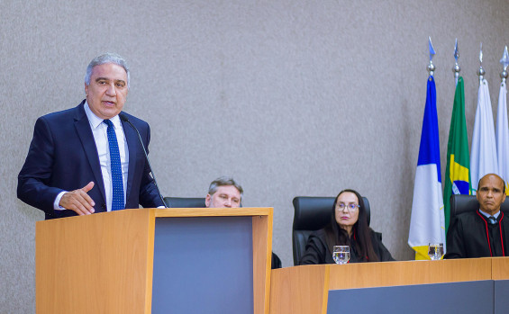Vice-governador Laurez Moreira prestigia solenidade de posse dos promotores de Justiça substitutos