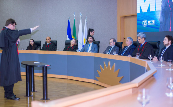 Vice-governador Laurez Moreira prestigia solenidade de posse dos promotores de Justiça substitutos