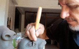 Contemplado no edital estadual da Lei Paulo Gustavo, artesão prepara oficina de confecção de esculturas em argila