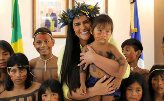 Primeira-dama e secretária de Participações Sociais, Karynne Sotero, dá início ao projeto Portas Abertas com a visita de povos indígenas ao Palácio Araguaia