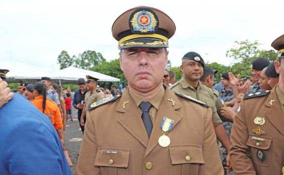 Governador Wanderlei Barbosa conduz solenidade que marca a promoção e o reconhecimento dos policiais militares tocantinenses