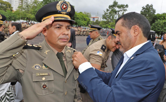 Governador Wanderlei Barbosa conduz solenidade que marca a promoção e o reconhecimento dos policiais militares tocantinenses