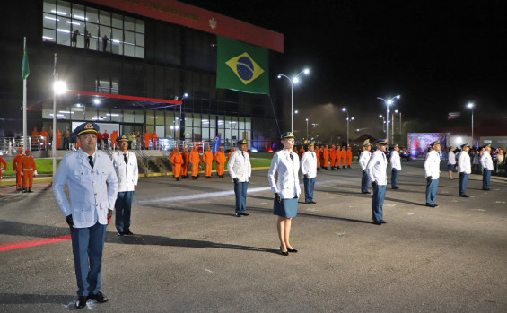 Governador Wanderlei Barbosa participa de solenidade que promove 116 bombeiros e entrega Jet Skis para a corporação