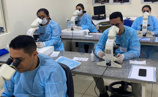 LACEN-TO capacita profissionais para diagnóstico parasitológico da Leishamniose Tegumentar American