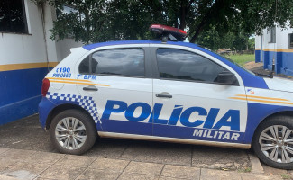 Polícia militar prende homem com mandado de prisão em aberto por homicídio em Couto Magalhães.