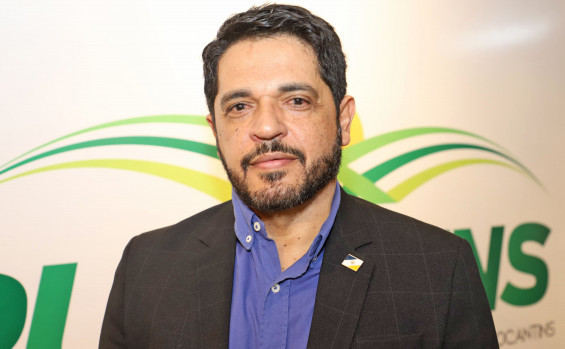 Governador Wanderlei Barbosa celebra os 35 anos do Ruraltins com entrega de 400 computadores e anuncia benefício aos extensionistas do órgão 