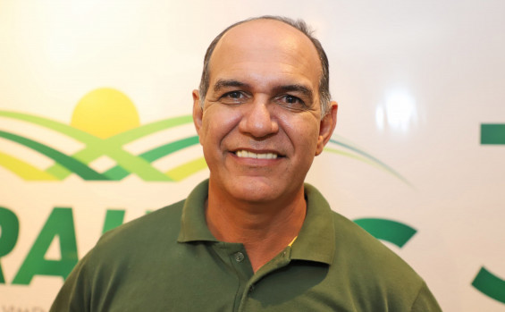 Governador Wanderlei Barbosa celebra os 35 anos do Ruraltins com entrega de 400 computadores e anuncia benefício aos extensionistas do órgão 