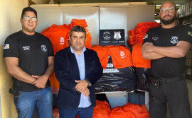 Cidadania e Justiça realiza entrega de uniformes confeccionados por custodiados na Unidade de Tratamento Penal do Cariri