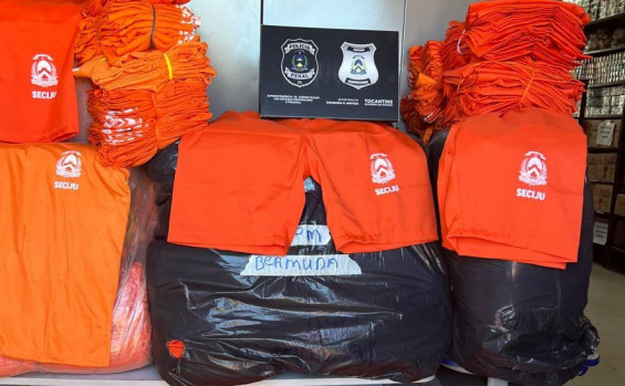 Cidadania e Justiça realiza entrega de uniformes confeccionados por custodiados na Unidade de Tratamento Penal do Cariri