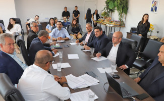 Governador Wanderlei Barbosa conduz reunião na Sefaz e recebe dados fiscais do primeiro trimestre de 2024