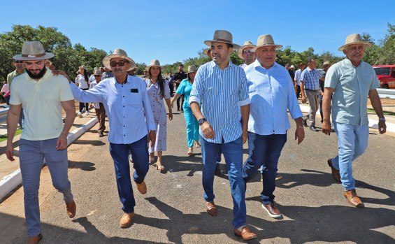 Governador Wanderlei Barbosa entrega obras de infraestrutura à população de Rio Sono ao prestigiar o 42º aniversário do município