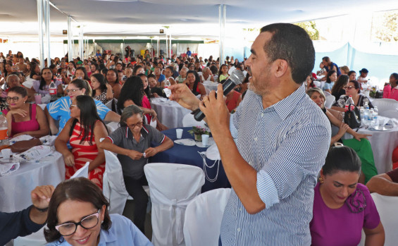  Em Lizarda, governador Wanderlei Barbosa prestigia maior evento comemorativo ao Dia das Mães do Estado 