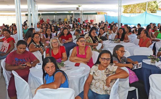  Em Lizarda, governador Wanderlei Barbosa prestigia maior evento comemorativo ao Dia das Mães do Estado 