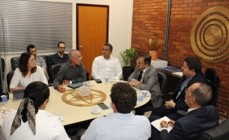 Governo do Tocantins discute projetos de parcerias para desenvolver a geociência e o setor de mineração no de