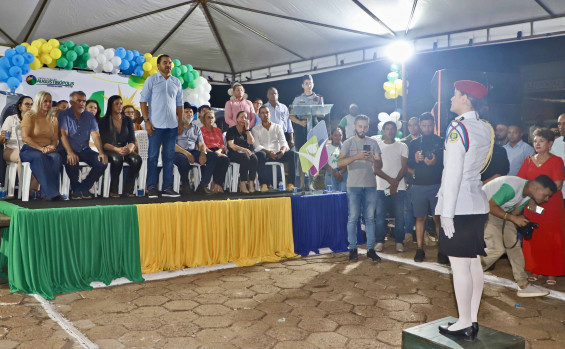 Governador Wanderlei Barbosa celebra o 42º aniversário de  Augustinópolis com entrega de obra e títulos de terra aos moradores do município