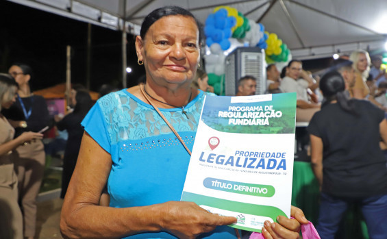 Governador Wanderlei Barbosa celebra o 42º aniversário de  Augustinópolis com entrega de obra e títulos de terra aos moradores do município