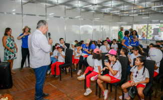 Agrotins: Adapec recebe escolas em dia de palestras sobre bem-estar animal e produtos inspecionados