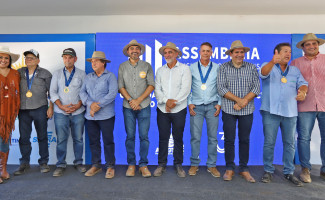 Governador Wanderlei Barbosa prestigia solenidade de entrega de Comenda do Mérito do Agronegócio do Tocantins
